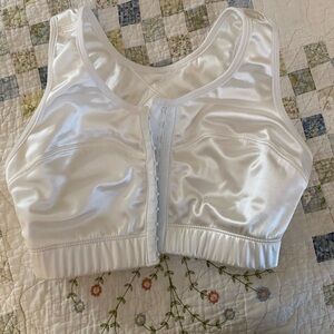 Enroll size zero high impact sports bra
For bust size 34-37”, rib cage 29-31”